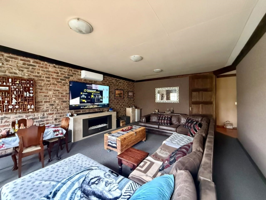 6 Bedroom Property for Sale in Bainsvlei Free State